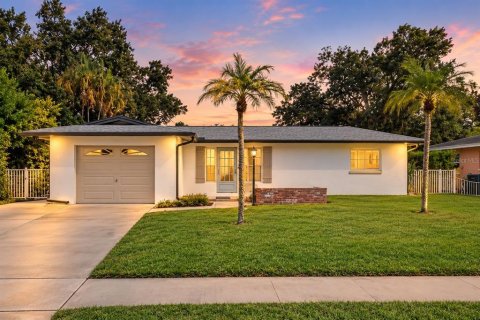 House in Largo, Florida 3 bedrooms, 156.45 sq.m. № 2391610