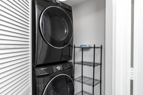 Купить кондоминиум в Санни-Айлс-Бич, Флорида 2 спальни, 117.61м2, № 1985624 - фото 21