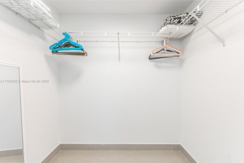 Купить кондоминиум в Санни-Айлс-Бич, Флорида 2 спальни, 117.61м2, № 1985624 - фото 15