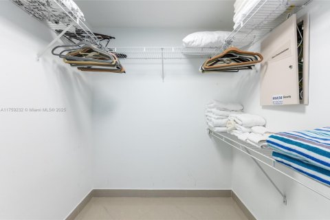 Купить кондоминиум в Санни-Айлс-Бич, Флорида 2 спальни, 117.61м2, № 1985624 - фото 19