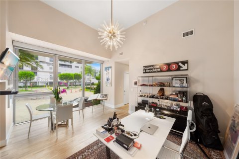 Copropriété à vendre à Miami Beach, Floride: 1 chambre, 81.01 m2 № 1944439 - photo 10