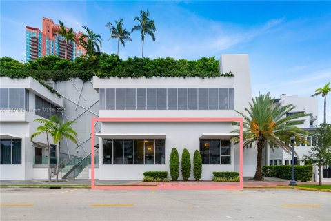 Copropriété à vendre à Miami Beach, Floride: 1 chambre, 81.01 m2 № 1944439 - photo 1
