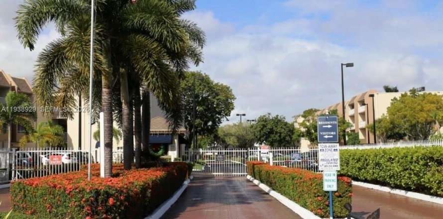 Condo in Miami, Florida, 1 bedroom  № 2003168