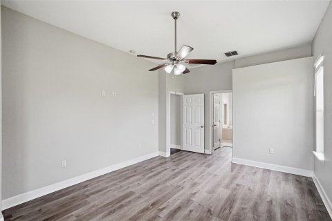 House in Auburndale, Florida 5 bedrooms, 245.17 sq.m. № 2220302 - photo 28
