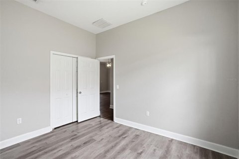House in Auburndale, Florida 5 bedrooms, 245.17 sq.m. № 2220302 - photo 24