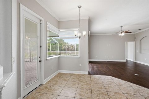 House in Auburndale, Florida 5 bedrooms, 245.17 sq.m. № 2220302 - photo 12