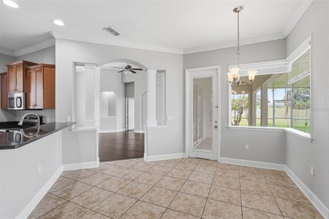 House in Auburndale, Florida 5 bedrooms, 245.17 sq.m. № 2220302 - photo 13