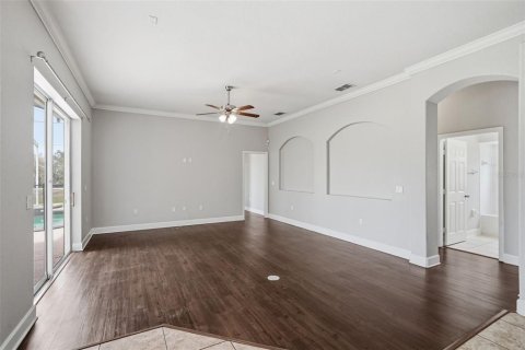 House in Auburndale, Florida 5 bedrooms, 245.17 sq.m. № 2220302 - photo 14