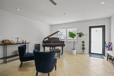 Купить виллу или дом в Майами, Флорида 5 спален, 212.75м2, № 2001266 - фото 9