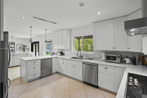 Купить виллу или дом в Майами, Флорида 5 спален, 212.75м2, № 2001266 - фото 18