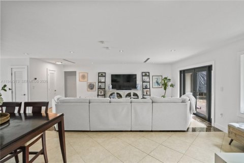 Купить виллу или дом в Майами, Флорида 5 спален, 212.75м2, № 2001266 - фото 11