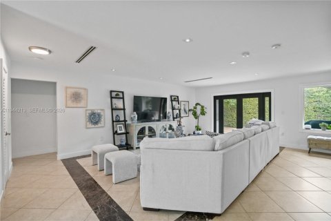 Купить виллу или дом в Майами, Флорида 5 спален, 212.75м2, № 2001266 - фото 13