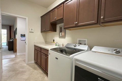 House in Lutz, Florida 4 bedrooms, 243.22 sq.m. № 1776786 - photo 30