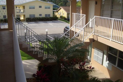 Condo in Lighthouse Point, Florida, 1 bedroom № 2083417 - photo 10
