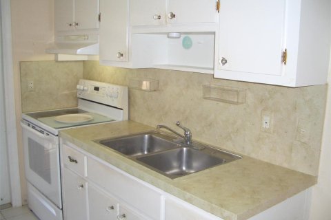 Condo in Lighthouse Point, Florida, 1 bedroom № 2083417 - photo 11