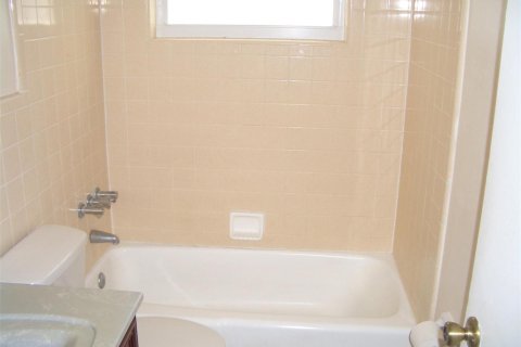 Condo in Lighthouse Point, Florida, 1 bedroom № 2083417 - photo 7