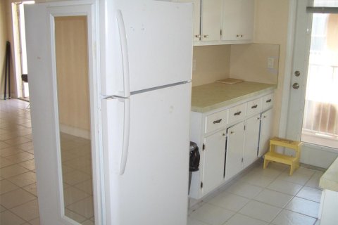 Condo in Lighthouse Point, Florida, 1 bedroom № 2083417 - photo 12