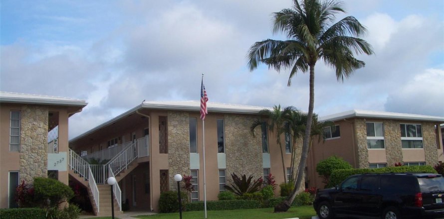Condo in Lighthouse Point, Florida, 1 bedroom № 2083417