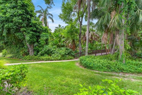 Condo in Bradenton, Florida, 2 bedrooms № 2217173 - photo 16