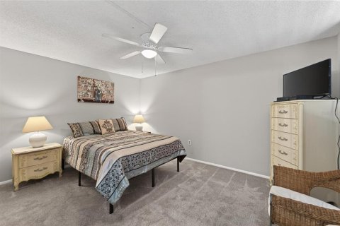Condo in Bradenton, Florida, 2 bedrooms № 2217173 - photo 18