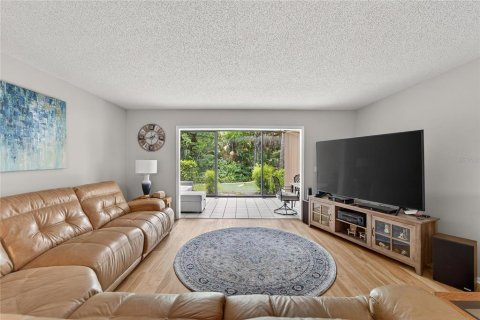 Condo in Bradenton, Florida, 2 bedrooms № 2217173 - photo 30