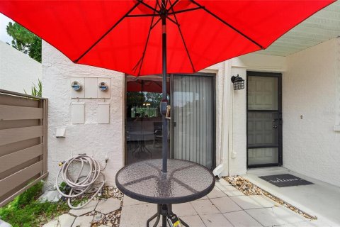 Condo in Bradenton, Florida, 2 bedrooms № 2217173 - photo 11