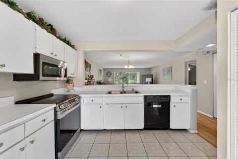Condo in Bradenton, Florida, 2 bedrooms № 2217173 - photo 29