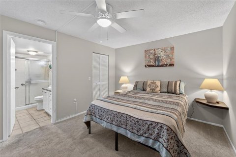 Condo in Bradenton, Florida, 2 bedrooms № 2217173 - photo 19