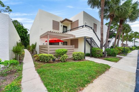Condo in Bradenton, Florida, 2 bedrooms № 2217173 - photo 2