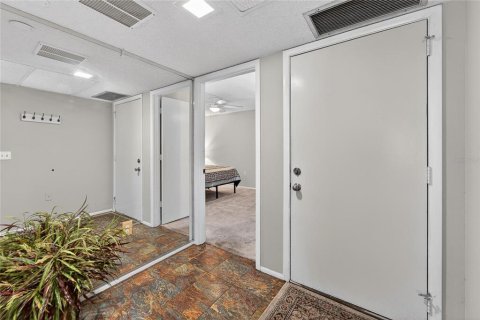 Condo in Bradenton, Florida, 2 bedrooms № 2217173 - photo 24
