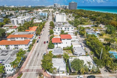 Villa ou maison à vendre à Miami Beach, Floride: 2 chambres, 82.87 m2 № 2170217 - photo 27