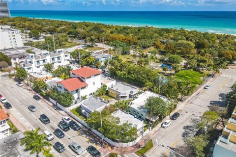 Villa ou maison à vendre à Miami Beach, Floride: 2 chambres, 82.87 m2 № 2170217 - photo 25