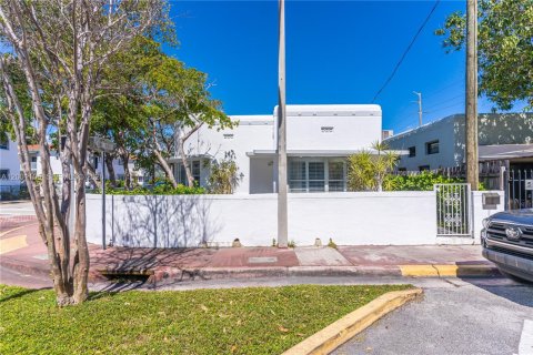 Villa ou maison à vendre à Miami Beach, Floride: 2 chambres, 82.87 m2 № 2170217 - photo 22