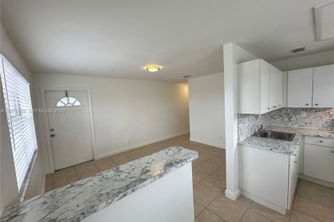 Apartment in Davie, Florida 2 bedrooms № 2036170 - photo 5