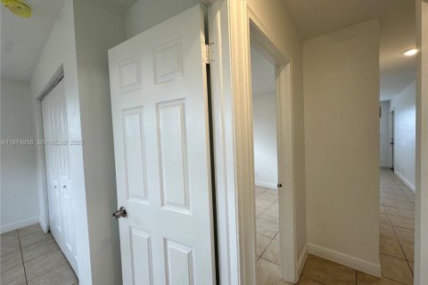 Apartment in Davie, Florida 2 bedrooms № 2036170 - photo 15