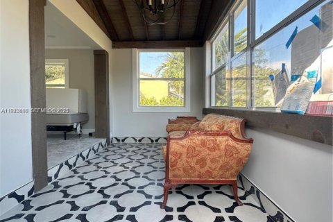 Villa ou maison à louer à Coral Gables, Floride: 3 chambres, 102.19 m2 № 2000192 - photo 8