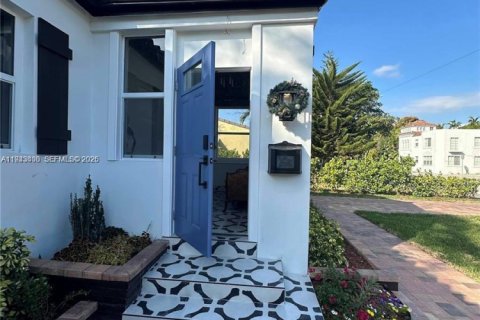 Villa ou maison à louer à Coral Gables, Floride: 3 chambres, 102.19 m2 № 2000192 - photo 6