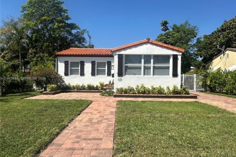 Villa ou maison à Coral Gables, Floride 3 chambres, 102.19 m2 № 2000192