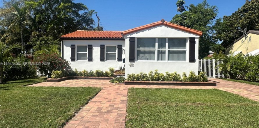 Villa ou maison à Coral Gables, Floride 3 chambres, 102.19 m2 № 2000192