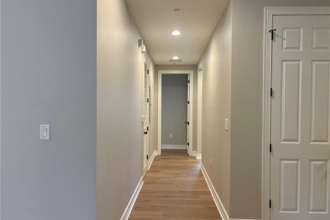 Condo in Celebration, Florida, 2 bedrooms  № 2394324 - photo 16