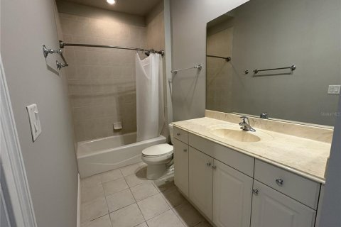 Condo in Celebration, Florida, 2 bedrooms  № 2394324 - photo 23