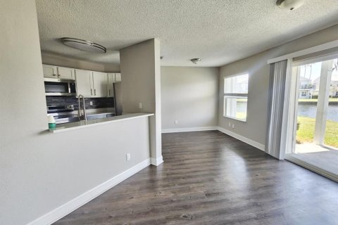 Condominio en venta en Orlando, Florida, 2 dormitorios, 83.61 m2 № 2167249 - foto 5
