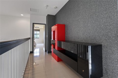 Villa ou maison à vendre à Miami, Floride: 4 chambres, 222.13 m2 № 1794271 - photo 25