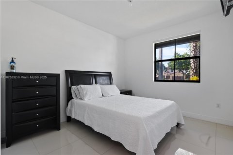 Villa ou maison à vendre à Miami, Floride: 4 chambres, 222.13 m2 № 1794271 - photo 20
