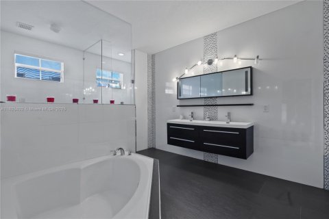 Villa ou maison à vendre à Miami, Floride: 4 chambres, 222.13 m2 № 1794271 - photo 21