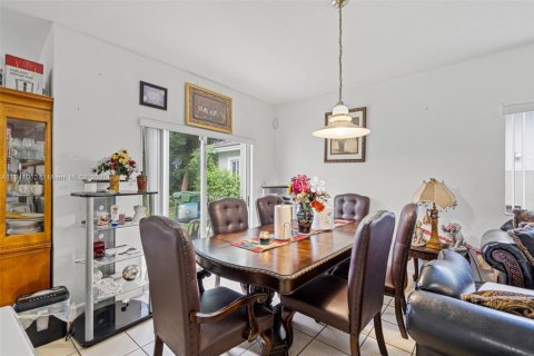 House in Homestead, Florida 4 bedrooms, 163.69 sq.m. № 1830269 - photo 7