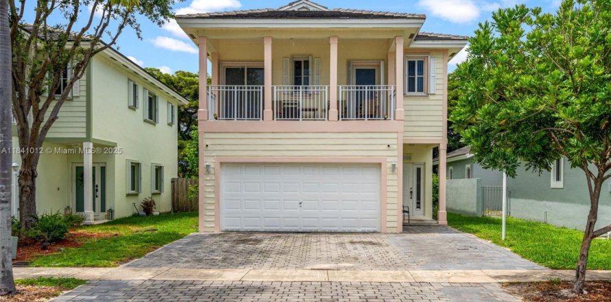 House in Homestead, Florida 4 bedrooms, 163.69 sq.m. № 1830269