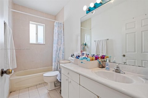 House in Homestead, Florida 4 bedrooms, 163.69 sq.m. № 1830269 - photo 28