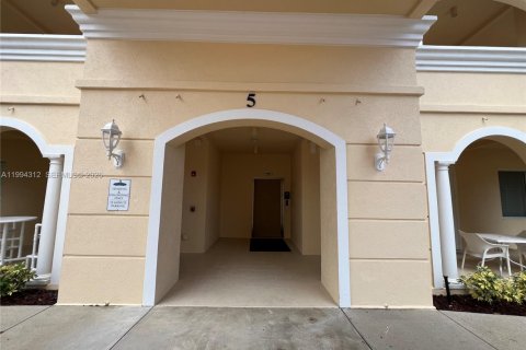Condominio en alquiler en St. Lucie, Florida, 2 dormitorios, 184.78 m2 № 2281194 - foto 28