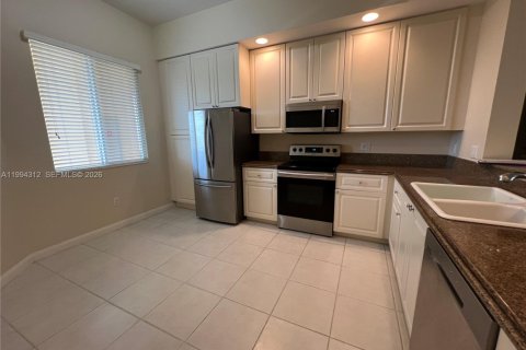 Condominio en alquiler en St. Lucie, Florida, 2 dormitorios, 184.78 m2 № 2281194 - foto 7